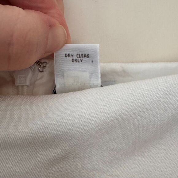 Ann Taylor LOFT White Dress with Blue Embroidered Hem Size 8 - Picture 9 of 9